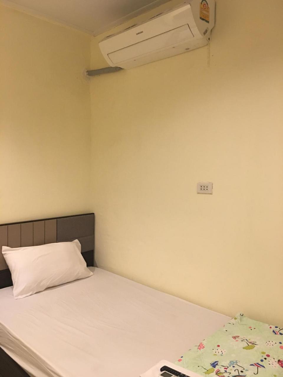 Hostel The Baan Nathong Bangkok Zewnętrze zdjęcie