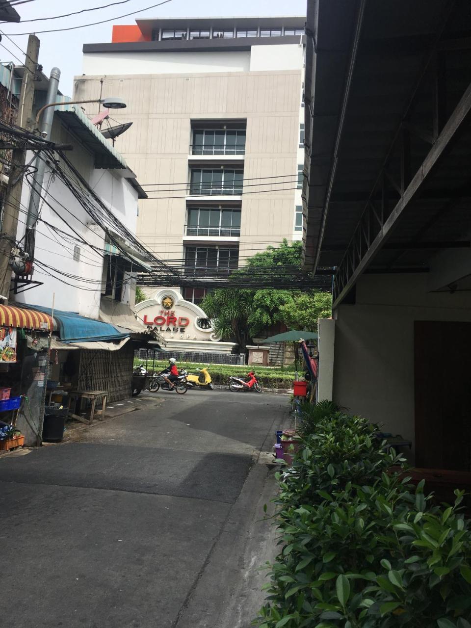Hostel The Baan Nathong Bangkok Zewnętrze zdjęcie