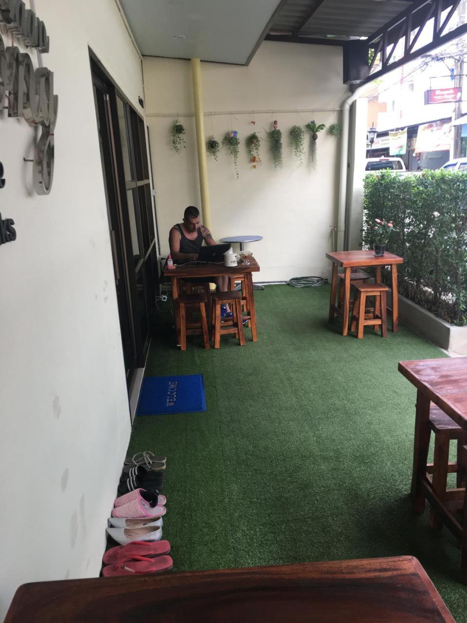 Hostel The Baan Nathong Bangkok Zewnętrze zdjęcie