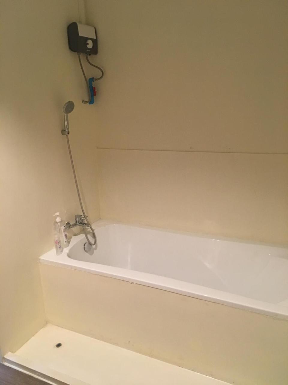 Hostel The Baan Nathong Bangkok Zewnętrze zdjęcie