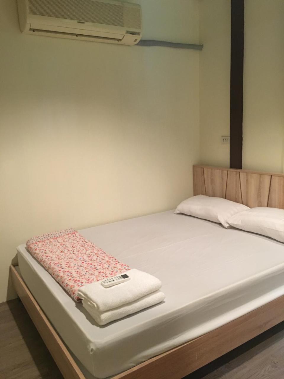 Hostel The Baan Nathong Bangkok Zewnętrze zdjęcie