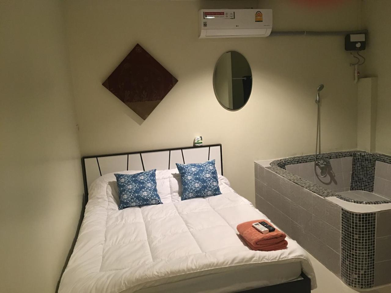 Hostel The Baan Nathong Bangkok Zewnętrze zdjęcie
