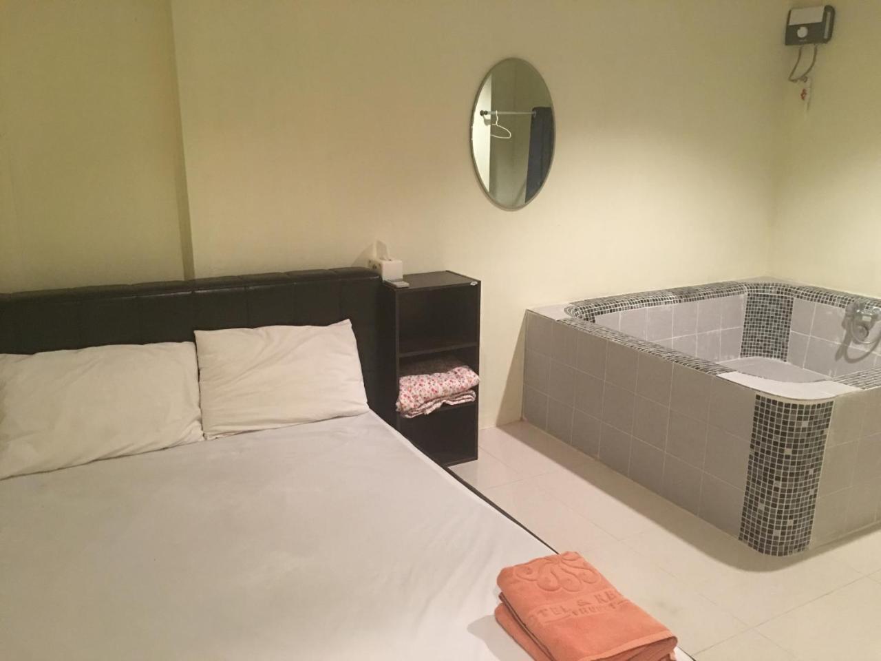 Hostel The Baan Nathong Bangkok Zewnętrze zdjęcie