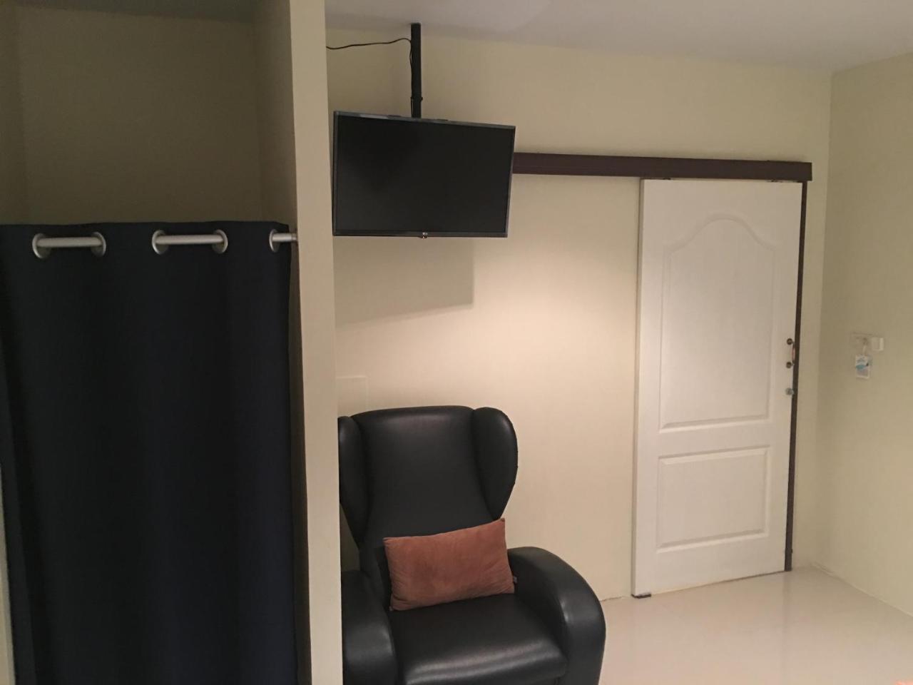 Hostel The Baan Nathong Bangkok Zewnętrze zdjęcie