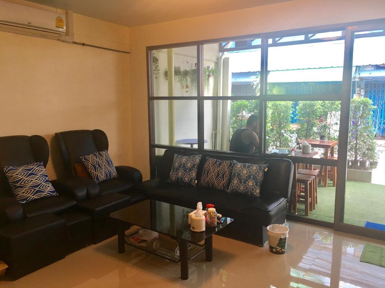 Hostel The Baan Nathong Bangkok Zewnętrze zdjęcie