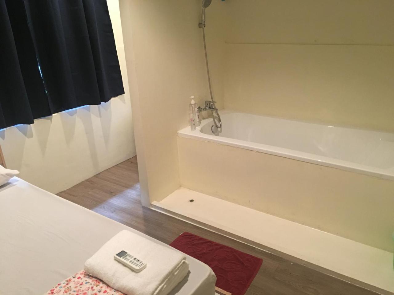 Hostel The Baan Nathong Bangkok Zewnętrze zdjęcie