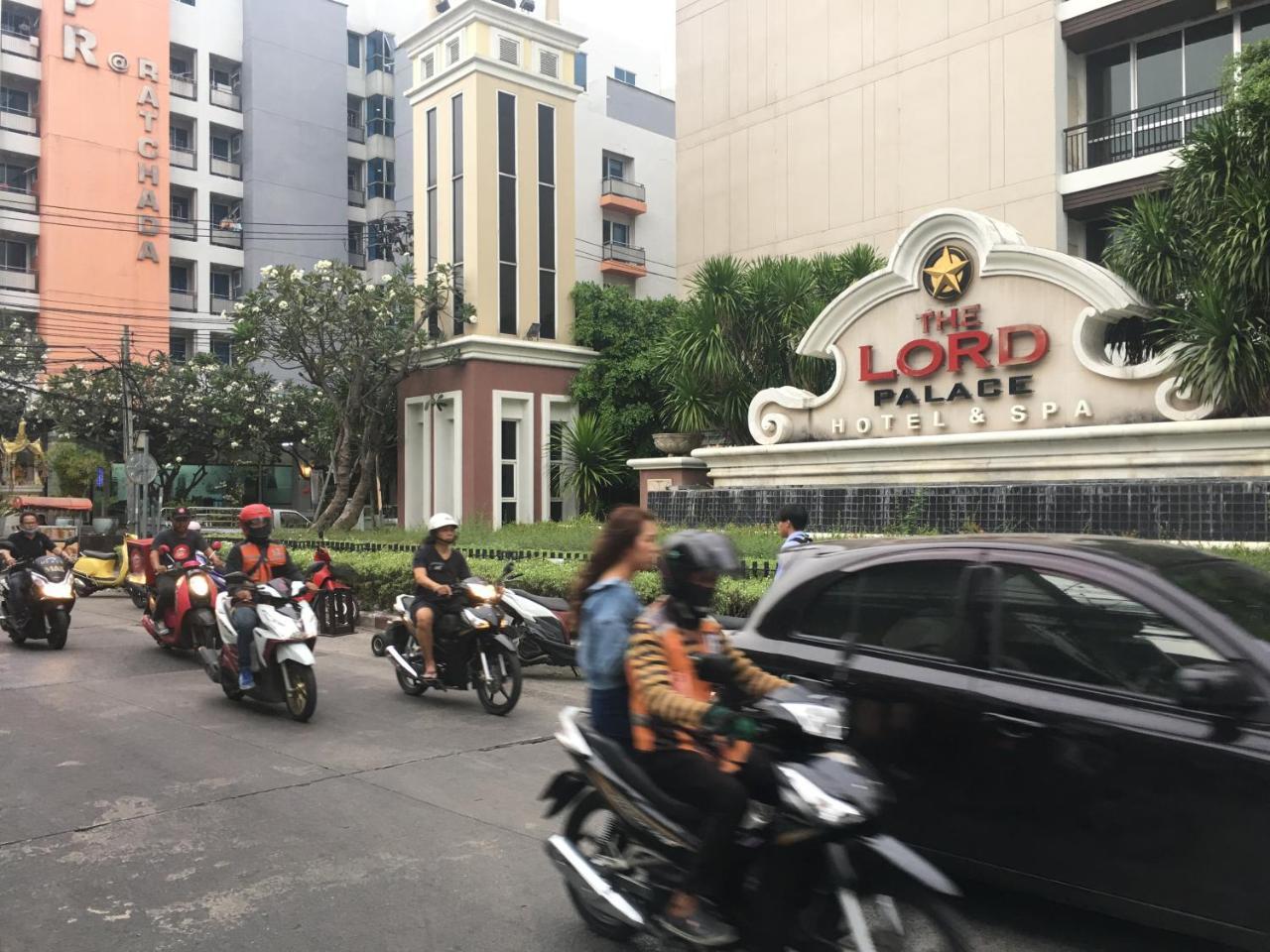 Hostel The Baan Nathong Bangkok Zewnętrze zdjęcie
